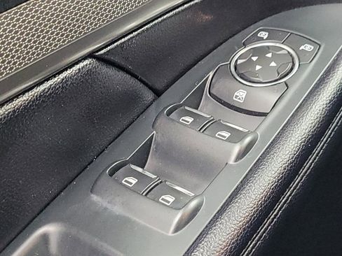 Used 2018 Ford Explorer XLT FWD image 27