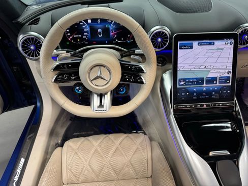 Used 2023 Mercedes-Benz SL 63 AMG 4MATIC image 23