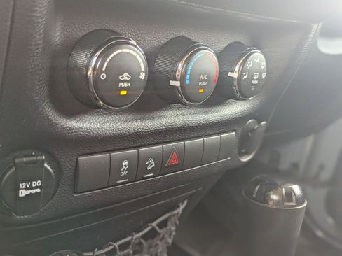 Used 2015 Jeep Wrangler Unlimited Sport AWD/4WD image 26