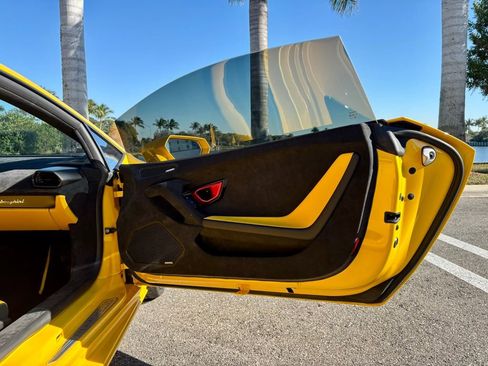 Used 2023 Lamborghini Huracan Tecnica RWD image 19
