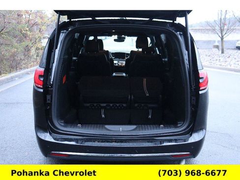 Used 2025 Chrysler Pacifica Select image 27