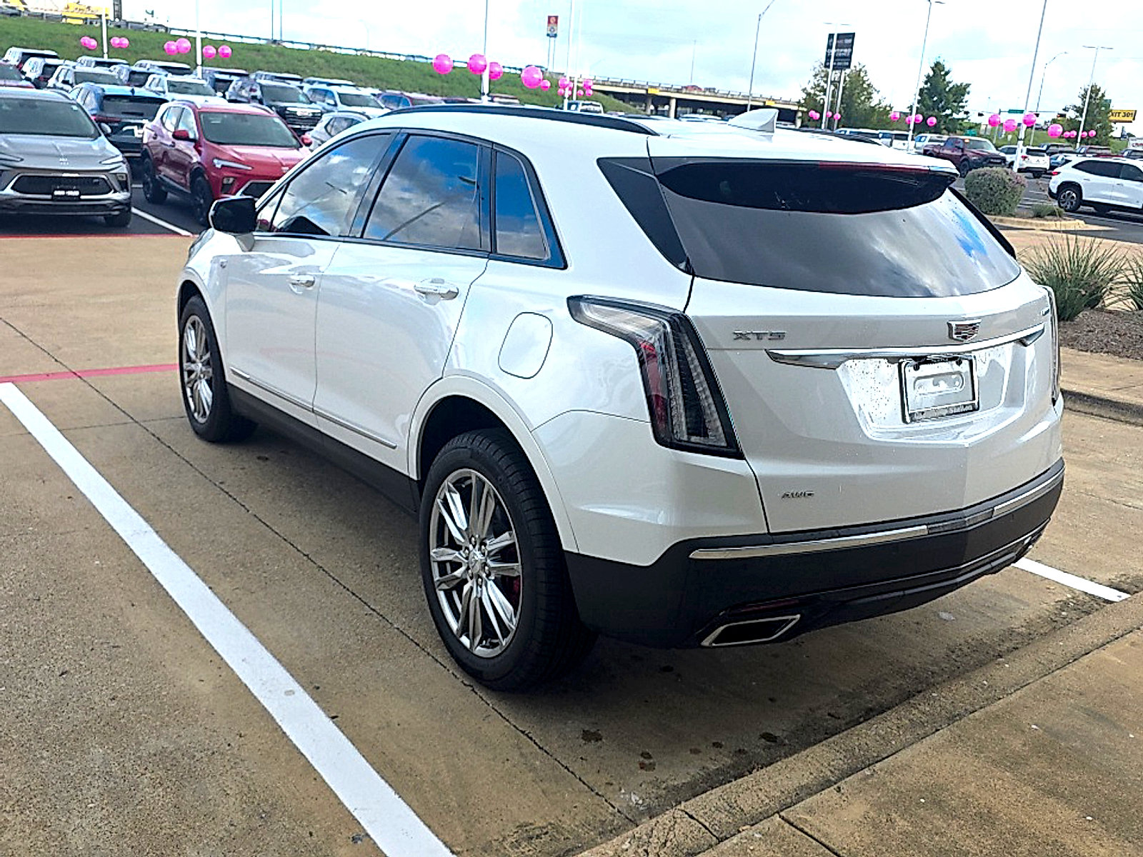 Used 2025 Cadillac XT5 Sportv w/ LPO, Floor Liner Package AWD/4WD image 14