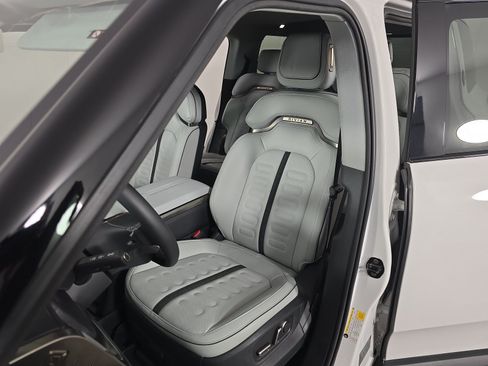 Used 2024 Rivian R1S Adventure AWD/4WD image 20