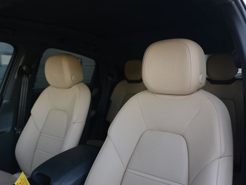 Certified 2026 Porsche Cayenne Coupe AWD/4WD image 5