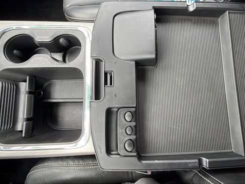 Used 2017 RAM 1500 Laramie w/ Convenience Group image 13