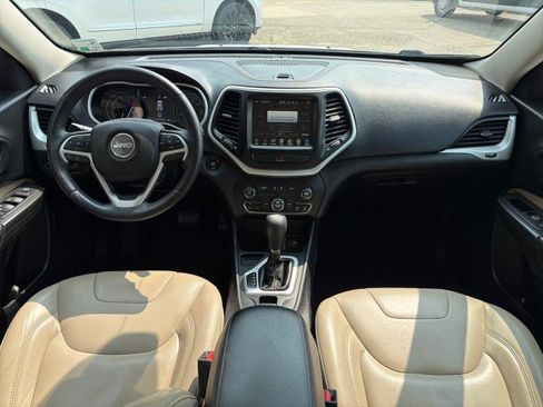 Used 2017 Jeep Cherokee Limited FWD image 20
