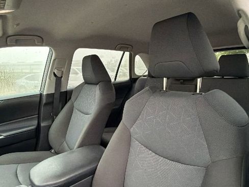 Certified 2025 Toyota RAV4 XLE FWD image 21