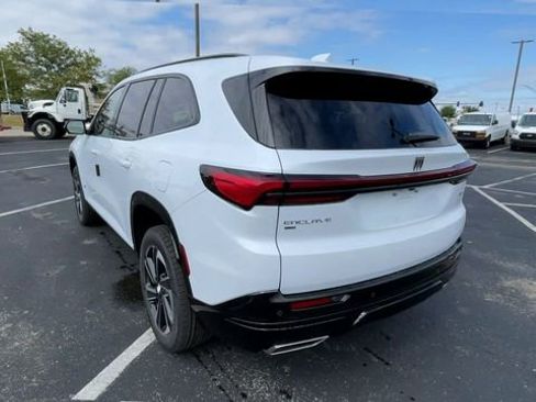 New 2026 Buick Enclave Sport Touring w/ Power Package image 8