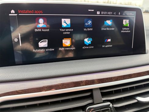 Used 2021 BMW 745e xDrive 745e xDrive w/ M Sport Package image 24