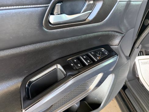 Used 2022 Nissan Pathfinder SL w/ SL Premium Package FWD image 9