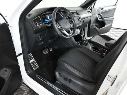 Used 2024 Volkswagen Tiguan SE R-Line FWD image 18