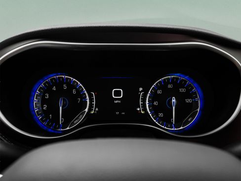 Used 2018 Chrysler Pacifica Limited FWD image 23
