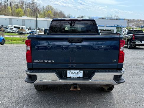 Used 2022 Chevrolet Silverado 2500 LT w/ Convenience Package AWD/4WD image 5