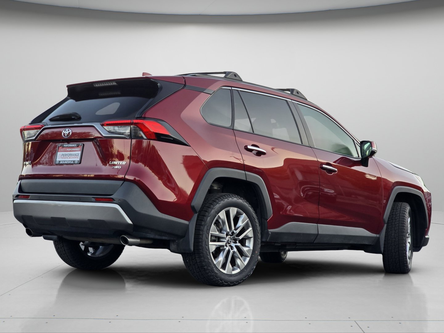 Used 2023 Toyota RAV4 Limited AWD/4WD image 28