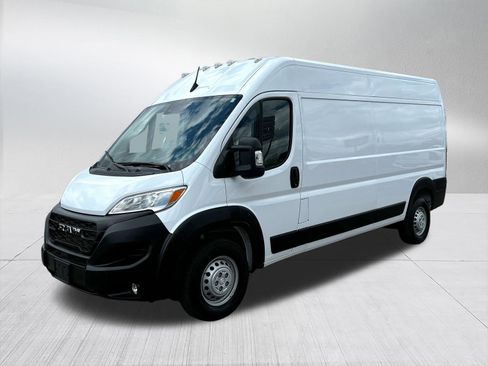 Used 2025 RAM ProMaster 2500 w/ Convenience Group FWD image 2