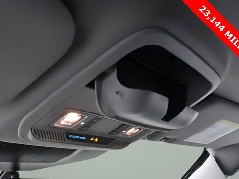 Used 2024 Ford Explorer XLT image 30