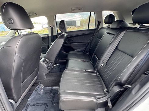 Used 2022 Volkswagen Tiguan SE AWD/4WD image 11