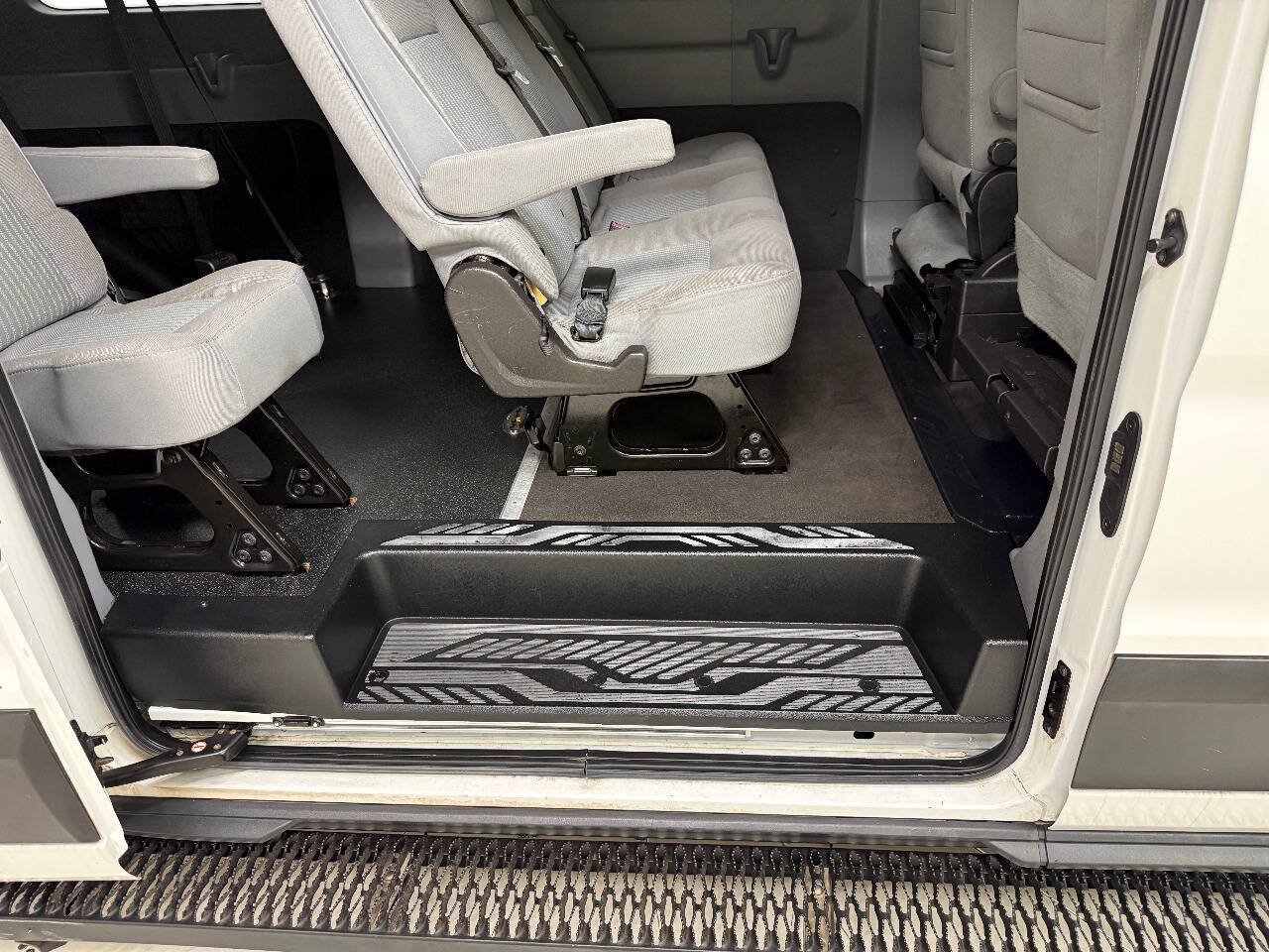 Used 2019 Ford Transit 350 XLT RWD image 26