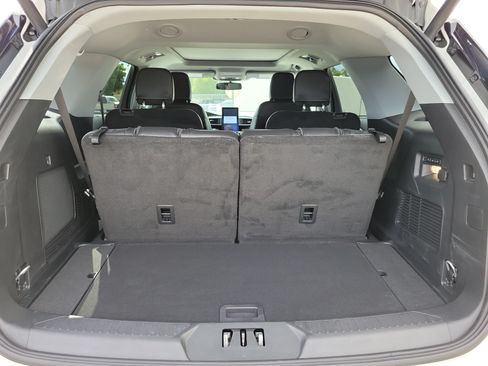 Used 2023 Ford Explorer Limited w/ Limited Technology Package RWD image 16