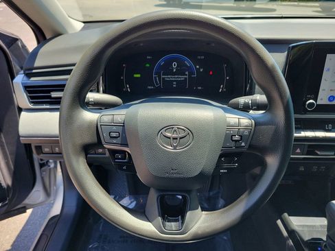 Used 2025 Toyota Camry LE image 26