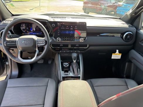 New 2026 Chevrolet Colorado Z71 w/ Midnight Edition AWD/4WD image 16