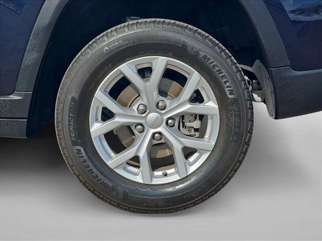 Certified 2023 Jeep Grand Cherokee Limited w/ Luxury Tech Group II AWD/4WD image 30