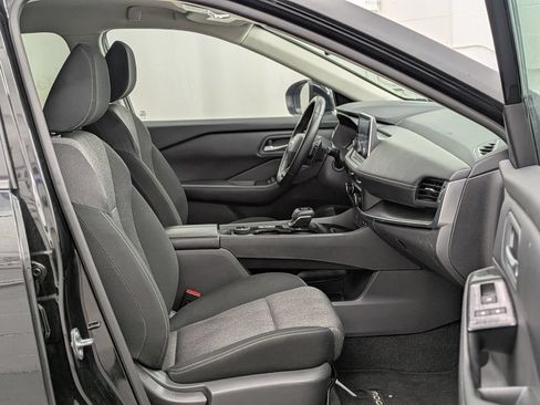 Used 2025 Nissan Rogue SV AWD/4WD image 18