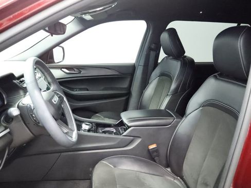 Used 2023 Jeep Grand Cherokee L Laredo image 27