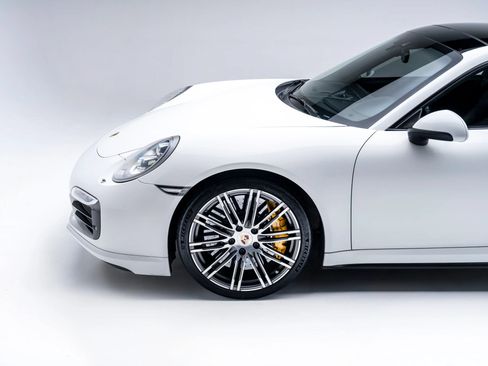 Used 2014 Porsche 911 Turbo S AWD/4WD image 18