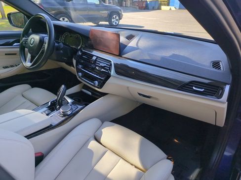 Used 2019 BMW 530i w/ Convenience Package RWD image 26