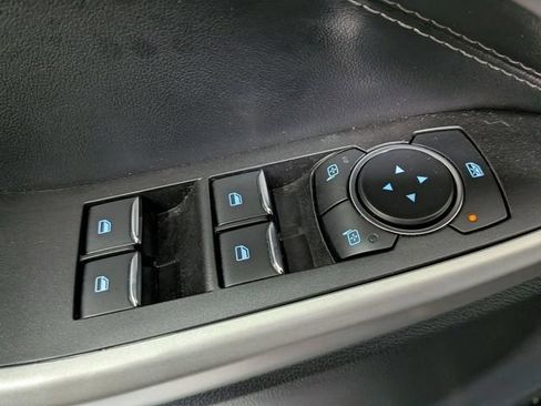 Used 2022 Ford Explorer XLT w/ Equipment Group 202A AWD/4WD image 14
