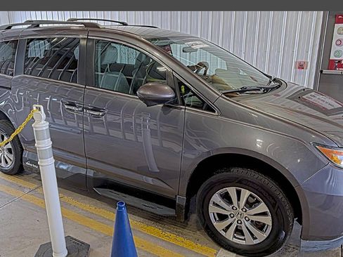Used 2014 Honda Odyssey EX image 2