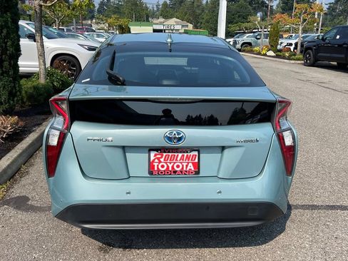 Used 2017 Toyota Prius Four FWD image 8
