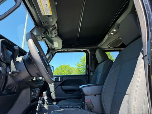 Used 2024 Jeep Wrangler Unlimited Sport AWD/4WD image 25