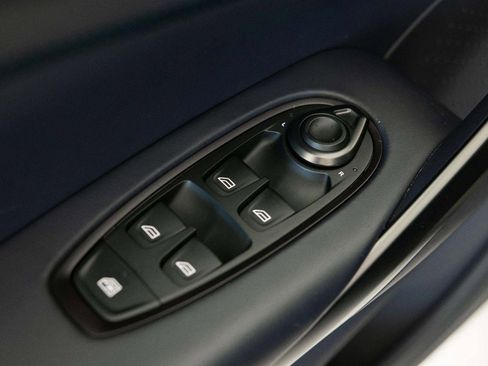 Used 2025 Aston Martin DBX 707 image 21