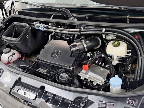 Used 2024 Mercedes-Benz Sprinter 3500 image 42