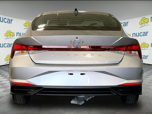 Used 2023 Hyundai Elantra SEL FWD image 5