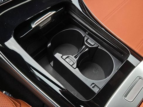 Used 2025 Mercedes-Benz C 300 Sedan image 22
