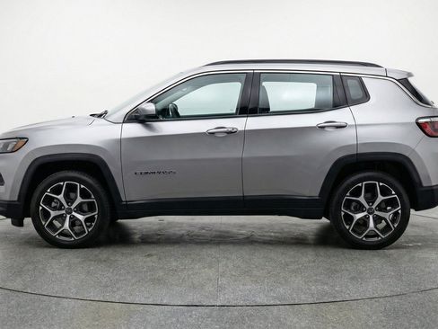 Used 2025 Jeep Compass Limited AWD/4WD image 5