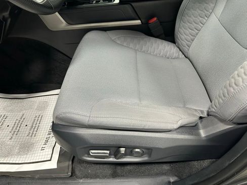 Used 2025 Toyota Tundra SR5 w/ SR5 Convenience Package AWD/4WD image 13