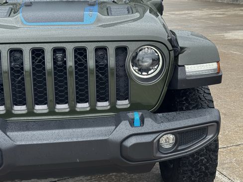 Used 2023 Jeep Wrangler Unlimited Rubicon 4xe w/ Safety Group AWD/4WD image 5