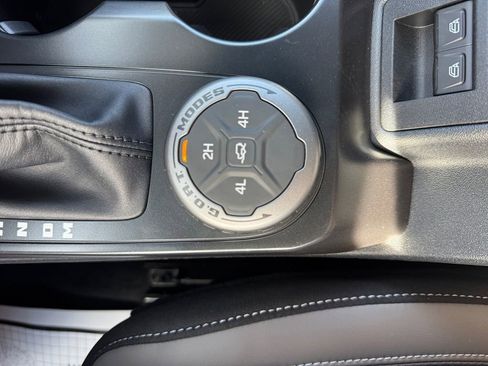 New 2025 Ford Bronco Outer Banks image 38