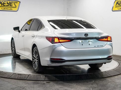 Used 2024 Lexus ES 250 w/ Premium Package AWD/4WD image 2