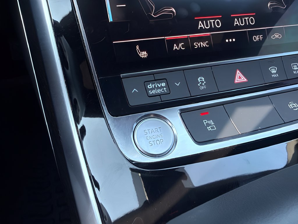 Used 2019 Audi Q8 Premium w/ Convenience Package AWD/4WD image 22