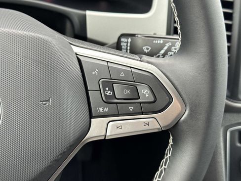 Certified 2022 Volkswagen Atlas Cross Sport SE image 12