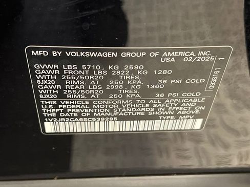 Certified 2025 Volkswagen Atlas SE FWD image 30
