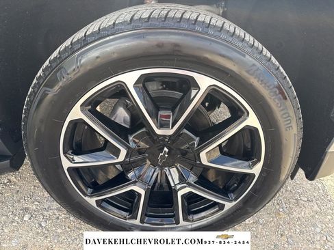 Used 2025 Chevrolet Suburban RST w/ Comfort Package image 43