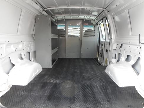 Used 1998 Ford E-150 and Econoline 150 image 16