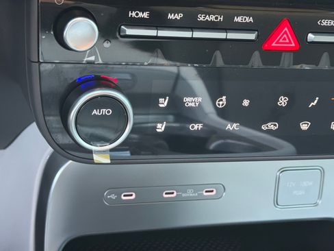 New 2026 Hyundai Ioniq 9 SEL AWD/4WD image 24