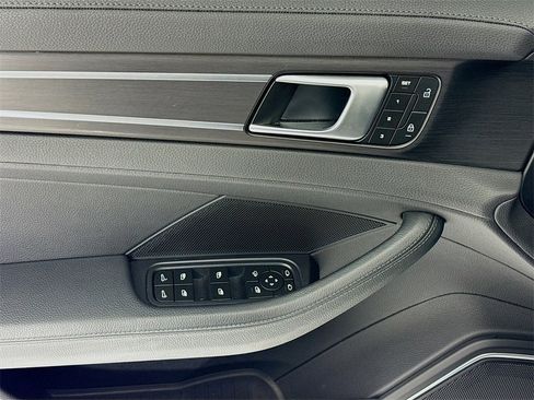 Used 2023 Porsche Panamera Platinum Edition image 11